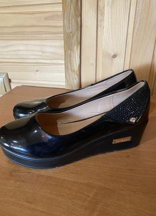 Балетки на платформі