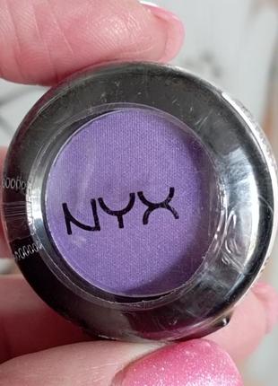 Nyx тени
