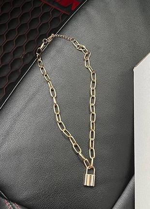 Женская золотистая подвеска лац колодица