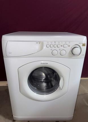 Стиральная машина hotpoint-ariston на 7 кг.(бу италия)