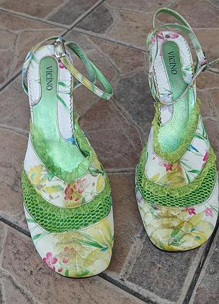 Босоножки салатовые 39-40