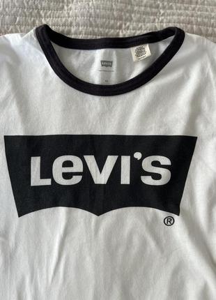 Футболка levi's состояние новой