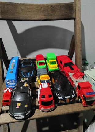 Игрушечные машинки