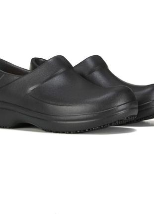 crocs work neria pro ii literide 1600 175419951 Crocs Kids Classic All Terrain Clog