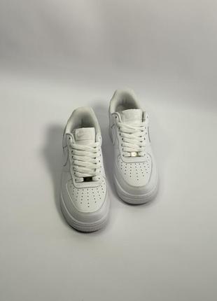 Кросівки жіночі, в білому кольорі, шкіра, фірма nike4 фото