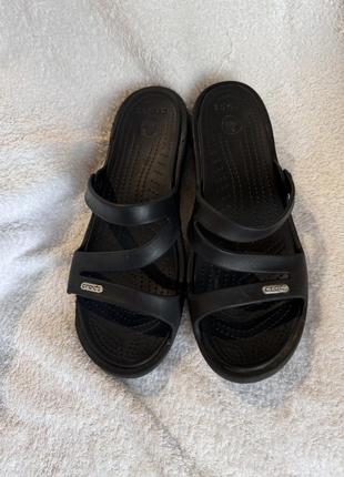 Шлепанцы кроксы crocs w9 39p черные