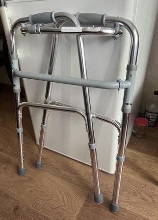 Нові, не користовані ходунки