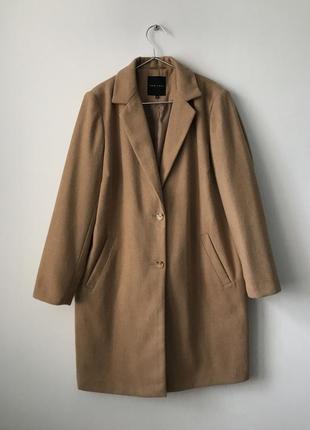 Класичне однобортне бежеве пальто new look базове осіннє пальто бежевого кольору на осінь