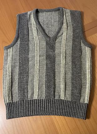 Супер класний жилет з вовни