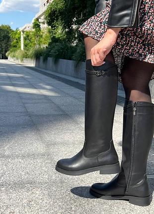 Высокие сапоги с молнией
