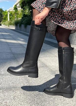 Высокие сапоги с молнией