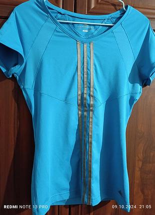 Спортивна футболка