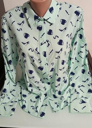 Яркая блуза мятного цвета