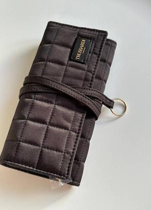 Косметичка от trussardi для хранения украшений