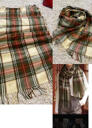 Актуальный большой шерстяной шарф в клетку