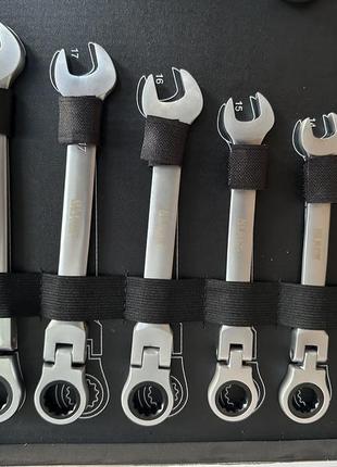 Набір ключів в кейсі5 фото