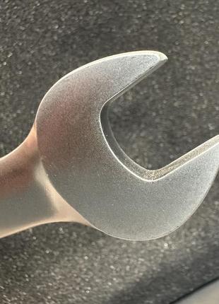 Набір ключів в кейсі10 фото