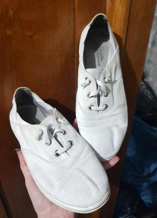 Белые текстильные кеды clarks