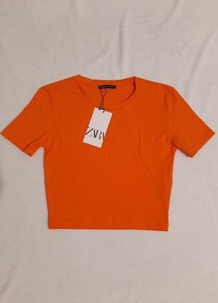 Футболку укорочена zara