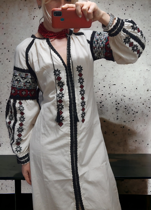 Волшебное длинное платье в украинском стиле1 фото