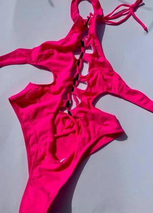 💋суцільний купальник з шнурівкою в рожевому неоновому та чорному кольорі, розмір s,m ❤️7 фото