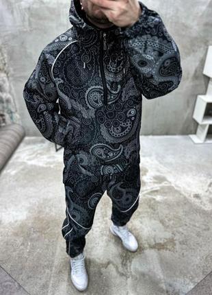 Костюм
