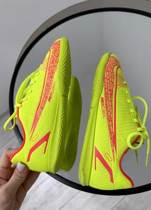 Шикарные фактурные футзалки  nike mercurial vapor4 фото