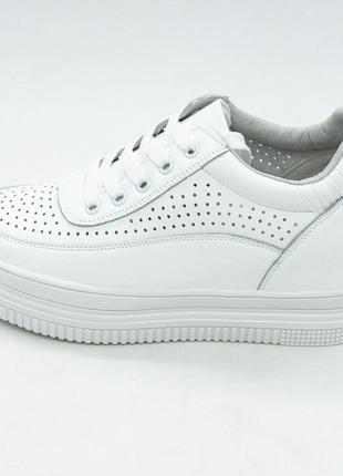 Женские кроссовки на танкетке fashion 131-1 белые 37. размеры в наличии: 37, 39.1 фото