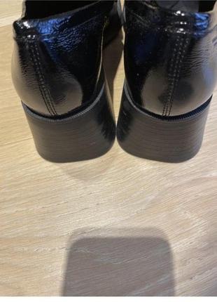 Чёрные лаковые лоферы актуальный носок 40-41 размер6 фото
