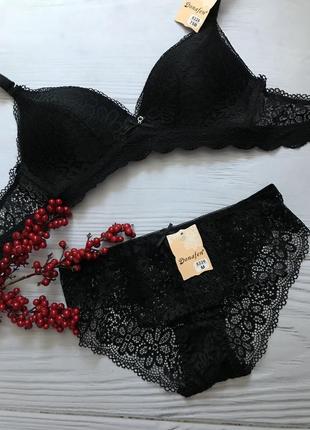 Кружевной комплект