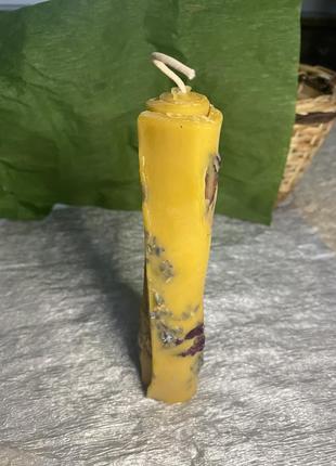 Свічка кручена із квітами велика (15 см)2 фото