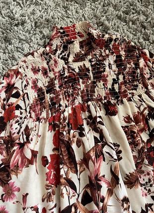 Красива сукня вільного крою в квітковий принт6 фото