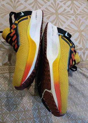 Kроссовки оригинальные треккинговые хайкинговые nike air zoom pegasus 38 ekiden university gold black do2423-739 laced3 фото