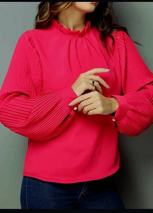 Червона блузка