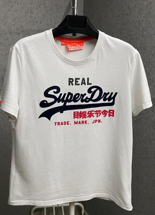 Белая футболка от бренда superdry2 фото