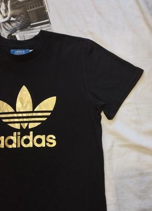 Женская черная футболка от adidas2 фото