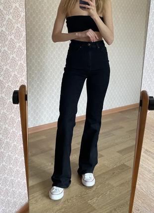Чорні джинси кльош1 фото