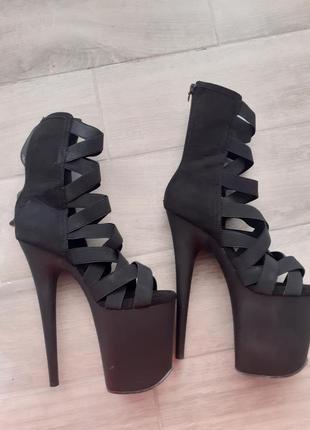 Стрипы pleaser новые 3ка