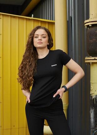 Женская футболка reebok черная5 фото