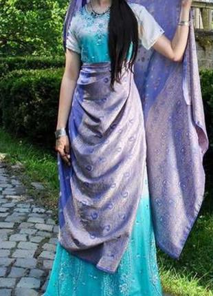 Сари, во главе, индия