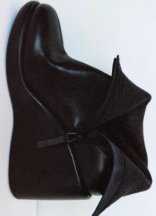 Кожаные черные сапоги водостойкие zara new5 фото