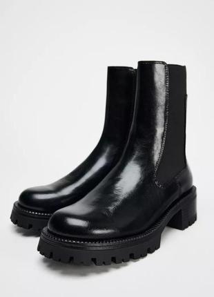 Ботильоны на тракторной подошве черные zara new