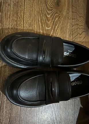 Чорні лофери