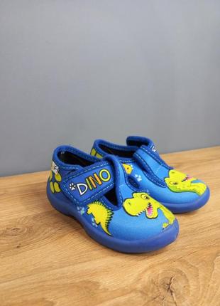 Гарні,тапочки на липучці на хлопчика