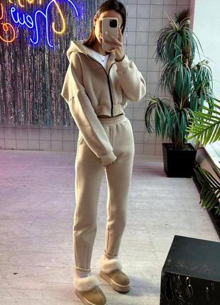 Костюм