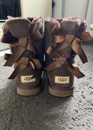Коричневі ugg