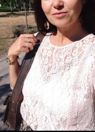 Блузка с кружевом