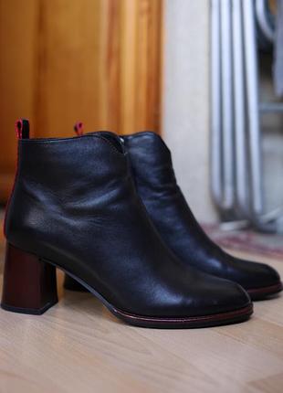 Ботинки из натуральной кожи