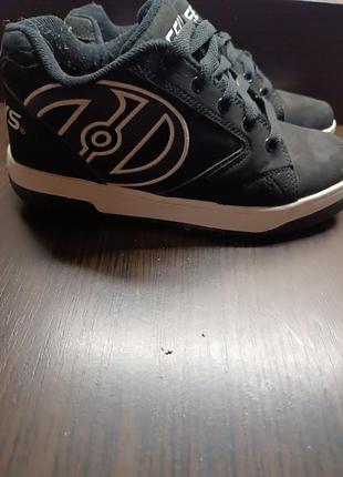 Кроссовки на роликах