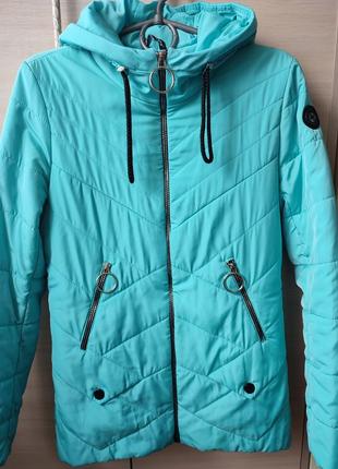 Жіноча куртка блакитного кольору
